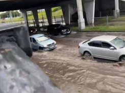 Из-за обрушившегося на Курск ливня под воду ушли несколько улиц