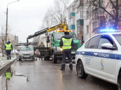 В Курске за неделю на штрафстоянки увезли 14 мешавших уборке снега машин