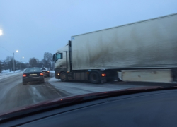 ДТП с фурой на Дубровинского в Курске затруднило движение