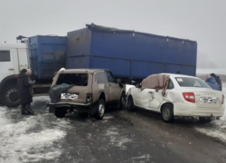 Три человека пострадали на трассе под Курском в массовом ДТП с КАМАЗом