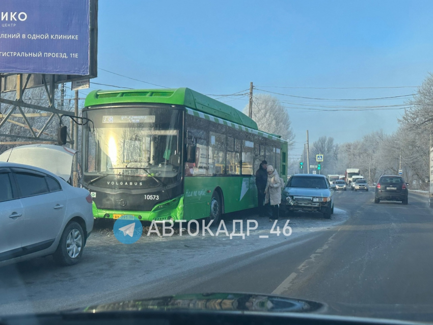 В Курске за день в ДТП попали два новых автобуса «Волгабас»