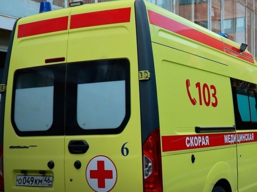 В Курске 21-летний водитель на «Рено» сбил сразу двух женщин