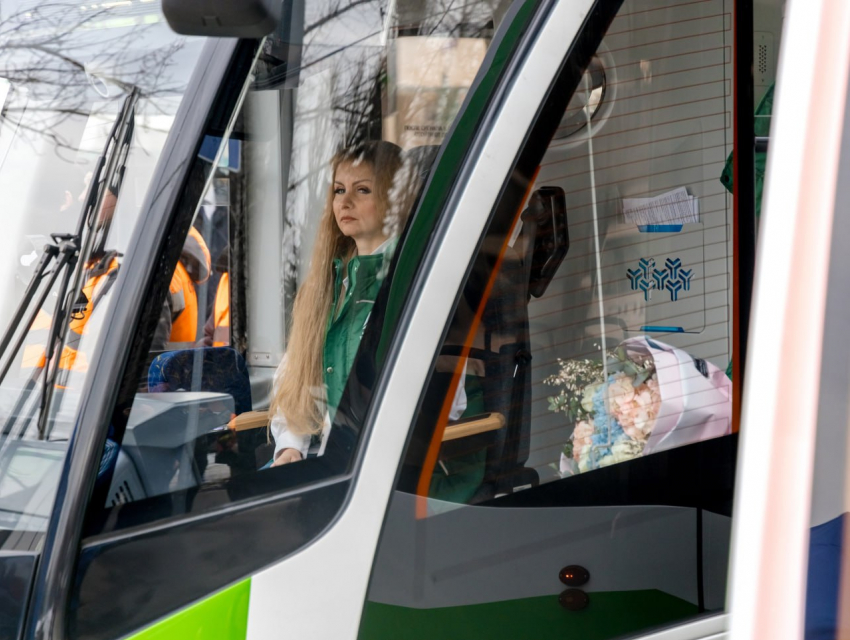 В Курске официально запустили движение новых трамваев «Львенок» по маршруту №1