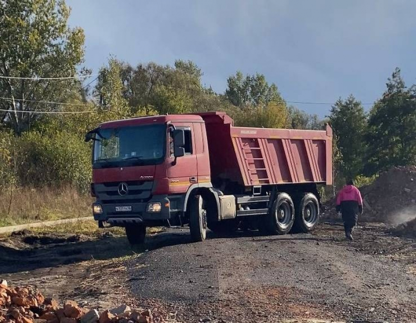 В Курске горы строительных отходов сваливают в Железнодорожном округе